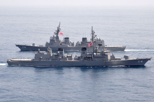 Akizuki-class destroyer (2010) 1