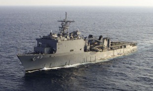 Dock landing ship USS Fort McHenry (LSD-43)