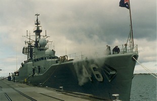 Destroyer escort HMAS Parramatta (DE 46) 3