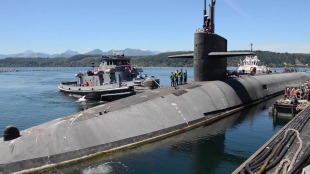 Nuclear submarine USS Kentucky (SSBN-737) 3