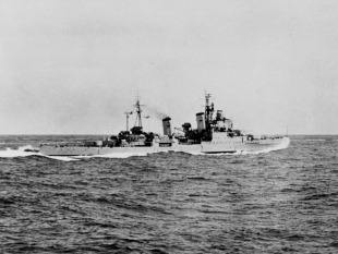 Light cruiser HMS Newcastle (C76) 1