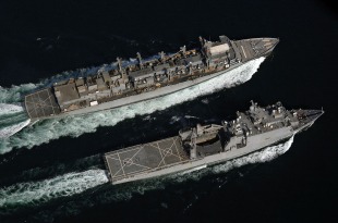 Десантний корабель-док USS Comstock (LSD-45) 2