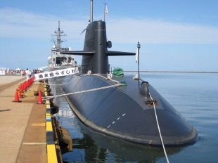 Diesel-electric submarine JS Uzushio (SS-592) 4