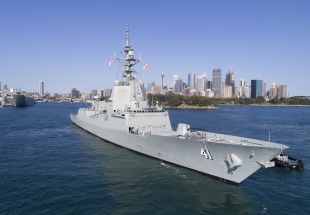 Guided missile destroyer HMAS Brisbane (DDG 41) 3