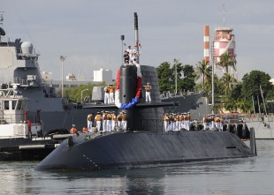 Diesel-electric submarine JS Uzushio (SS-592) 1