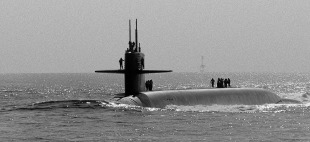 Nuclear submarine USS Tennessee (SSBN-734) 1