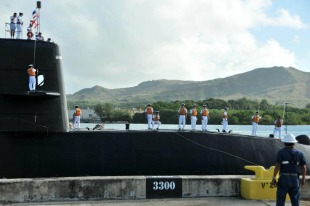Diesel-electric submarine JS Mochishio (SS-600) 4