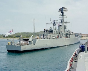 Destroyer escort HMAS Yarra (DE 45) 2