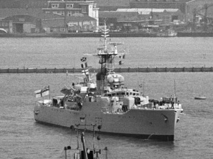 Frigate HMS Eastbourne (F73) 2