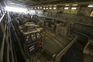 Amphibious transport dock USS Anchorage (LPD-23) 6