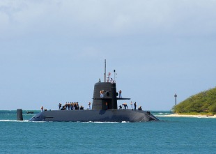 Diesel-electric submarine JS Mochishio (SS-600) 1