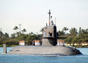 Diesel-electric submarine JS Oyashio (TSS-3608) 2