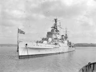 Light cruiser HMS Newcastle (C76)