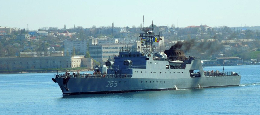 Корвет Contraamiral Horia Macellariu в Севастопольской бухте