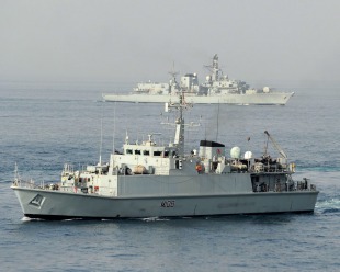 Minehunter HMS Grimsby (M 108) 1