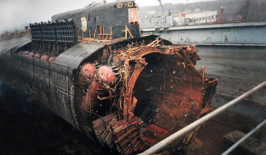 Останки корпуса погибшей субмарины Курск