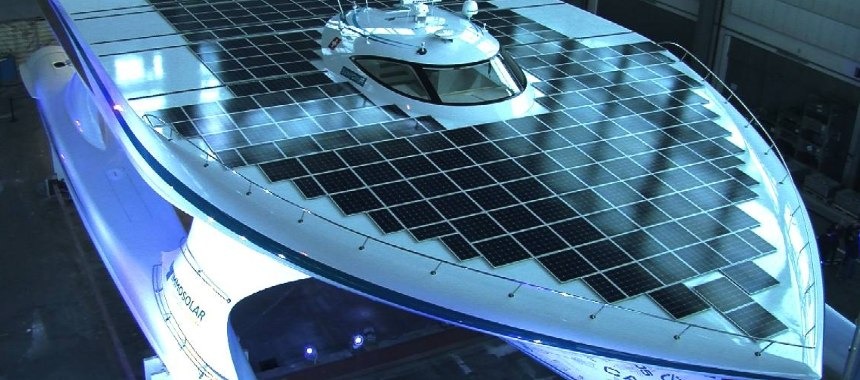 Компания «PlanetSolar» представила инновационную яхту-катамаран