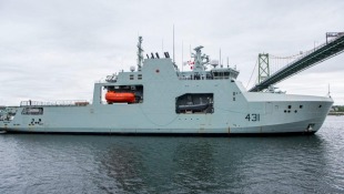 Arctic offshore patrol ship HMCS Margaret Brooke (AOPV 431) 1