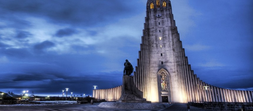 Хатльгримскиркья - самый большой храм Исландии