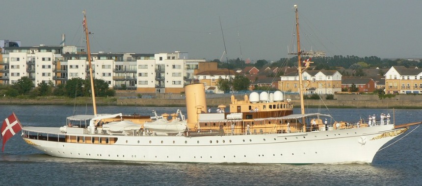 Королевская яхта Dannebrog