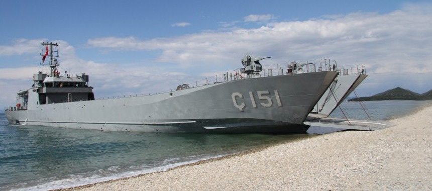 Головной танко-десантный катер TCG Ç-151