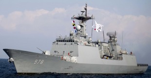 Guided missile destroyer ROKS Wang Geon (DDH-978) 0