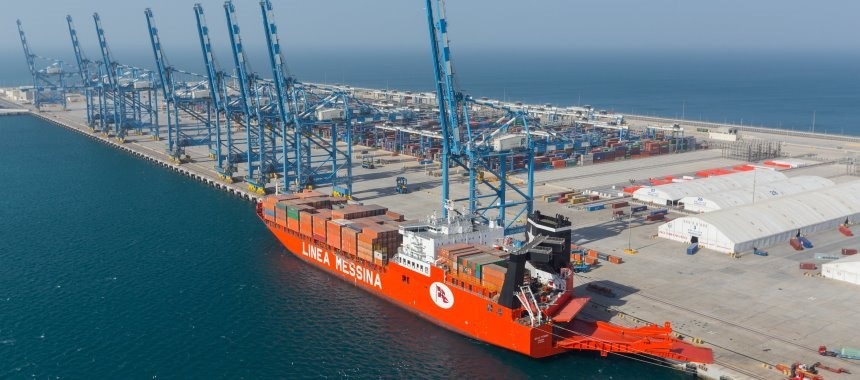 В порту Дубай арестован контейнеровоз «Magdalena»