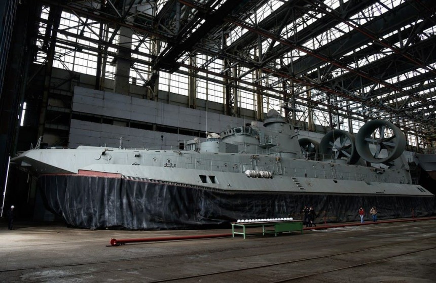 Ukrainian shipbuilders built an amphibious ship for China
