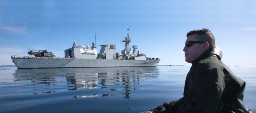 Экипаж фрегата «HMCS Toronto» задержал наркоторговцев