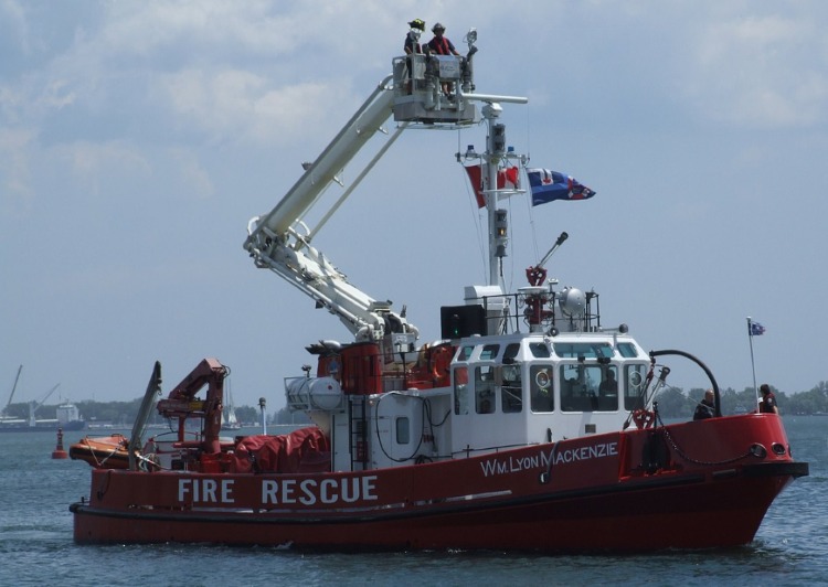 Пожарное судно Канады