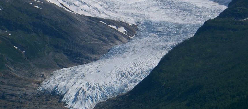 Застывший ледник Svartisen