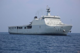 Десантно-вертолётный корабль-док KRI Banda Aceh (593) 3