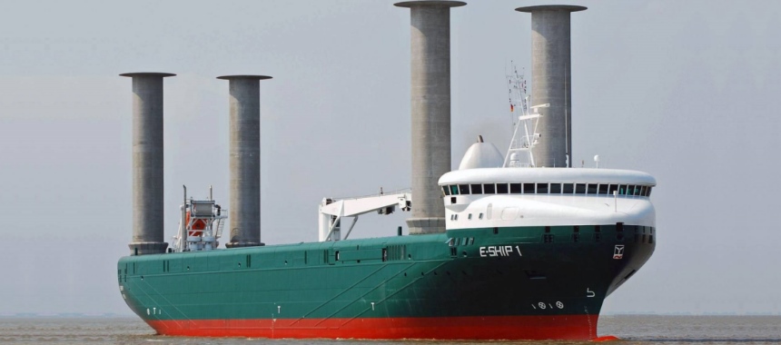 Единственное грузовое судно E-SHIP 1 с роторными парусами