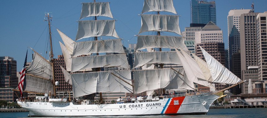 Парусное судно USCG Eagle