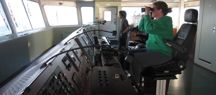 Экскурсия на ходовой мостик грузового судна
