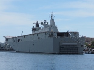 Canberra-class landing helicopter dock 3