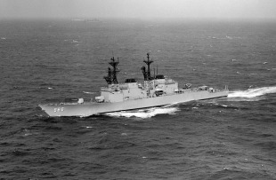 Destroyer USS Harry W. Hill (DD-986) 2