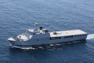 Десантно-вертолётный корабль-док KRI Banda Aceh (593) 0