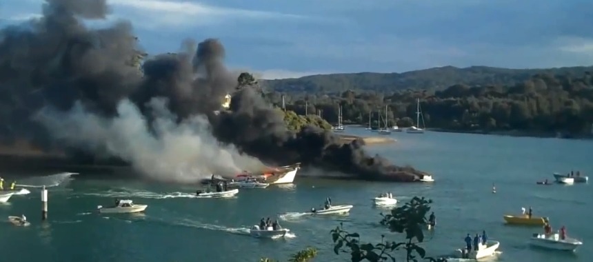 Пожар на яхтах вблизи Сиднея