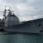 Американский крейсер севастопольцы встретили акцией протеста