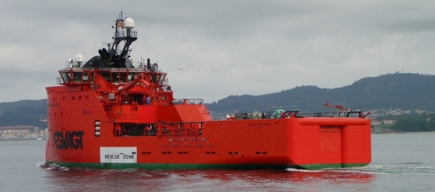 Аварийно-спасательное судно Эсвакт Аврора выходит в открытое море
