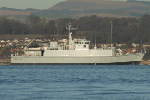 Minehunter Cherkasy (M 311) (ex HMS Shoreham) 0