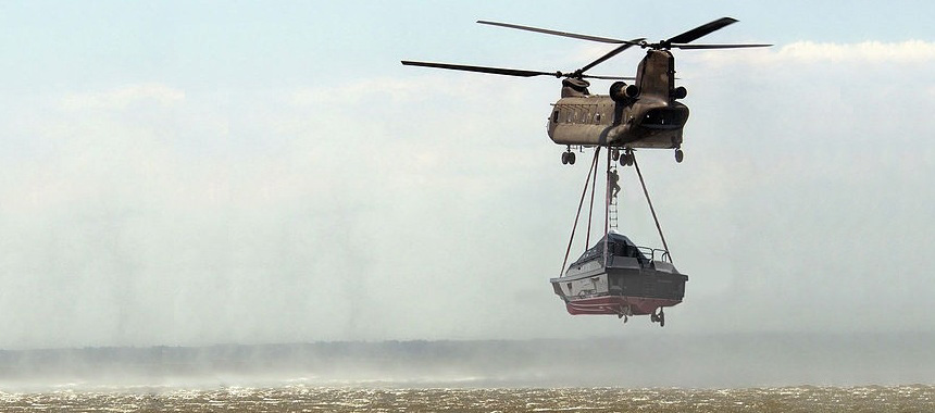 Перевозка катера Барракуда на вертолете