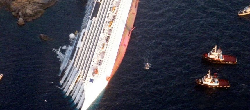 Лайнер «Costa Concordia» пролежит у берегов Джилио еще 9 месяцев