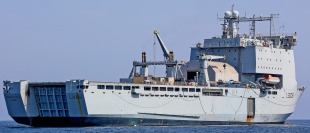 ​Десантный транспорт-док RFA Cardigan Bay (L3009) 3