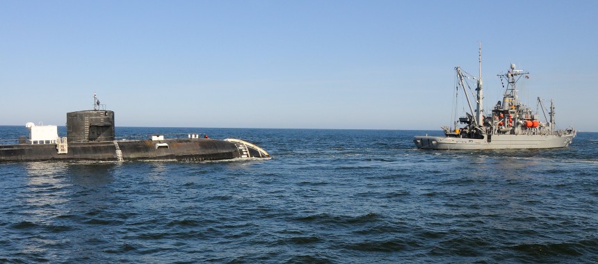 Буксировка подводной лодки