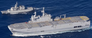 Amphibious assault ship Dixmude (L9015) 2