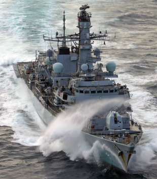 Guided missile frigate HMS Norfolk (F230) 1