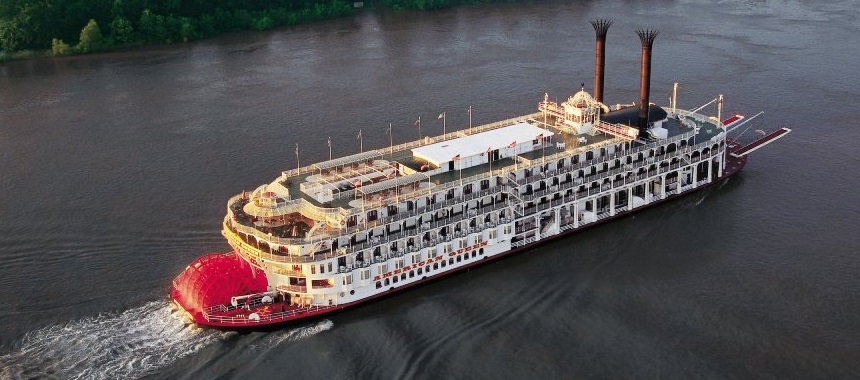 Самый большой колесный гребной пароход в мире American Queen