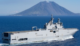 Amphibious assault ship Mistral (L9013) 3